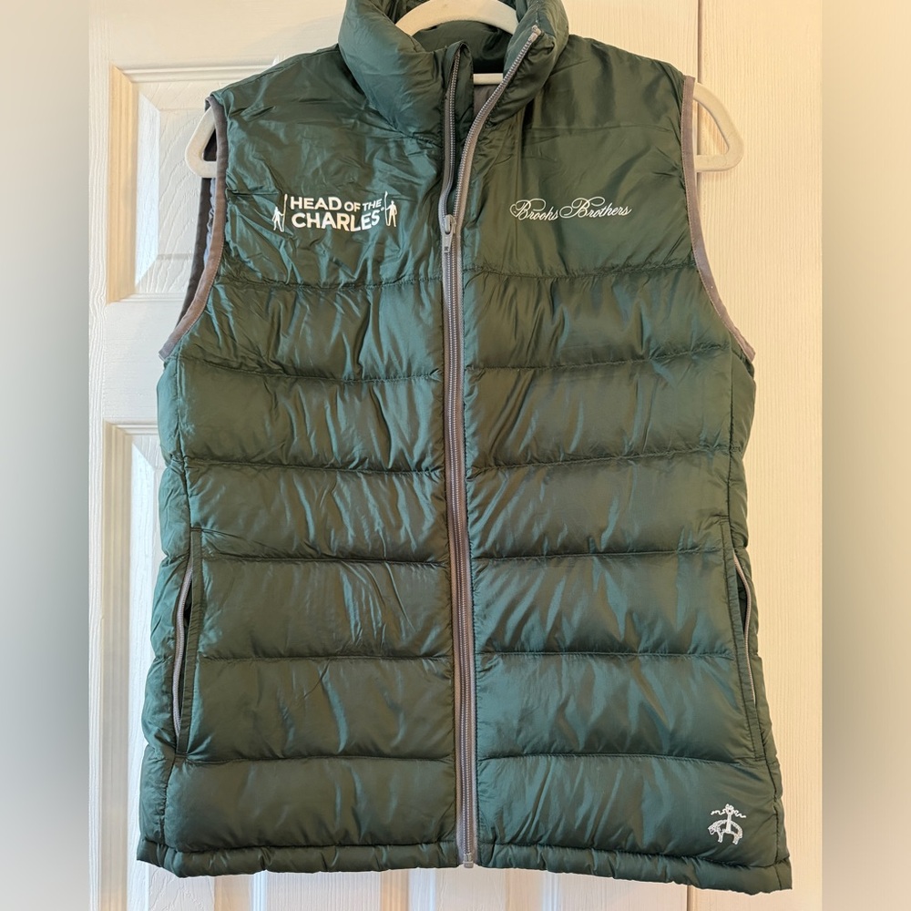 Head of the Charles x Brooks Brothers Puffer Vest. Hunter Green. Size Small.